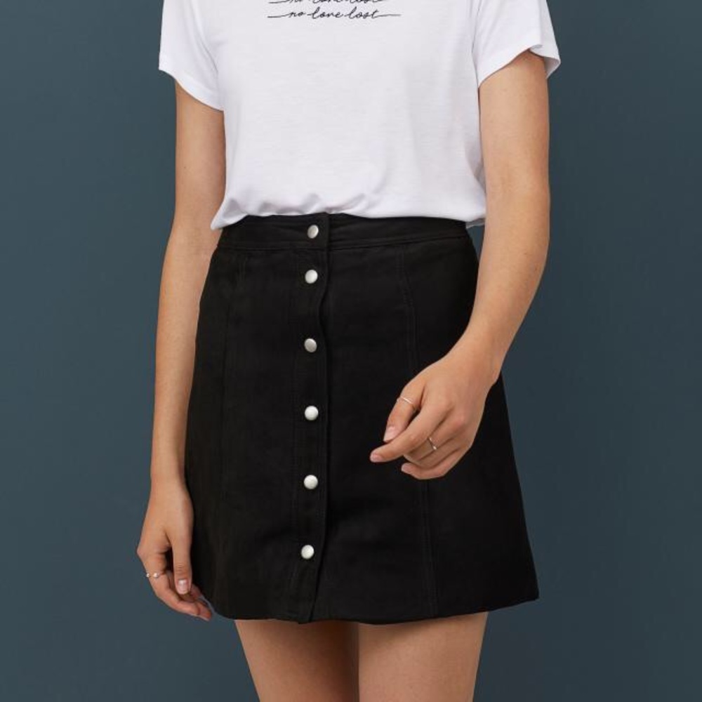 H&M Black short A-line skirt
